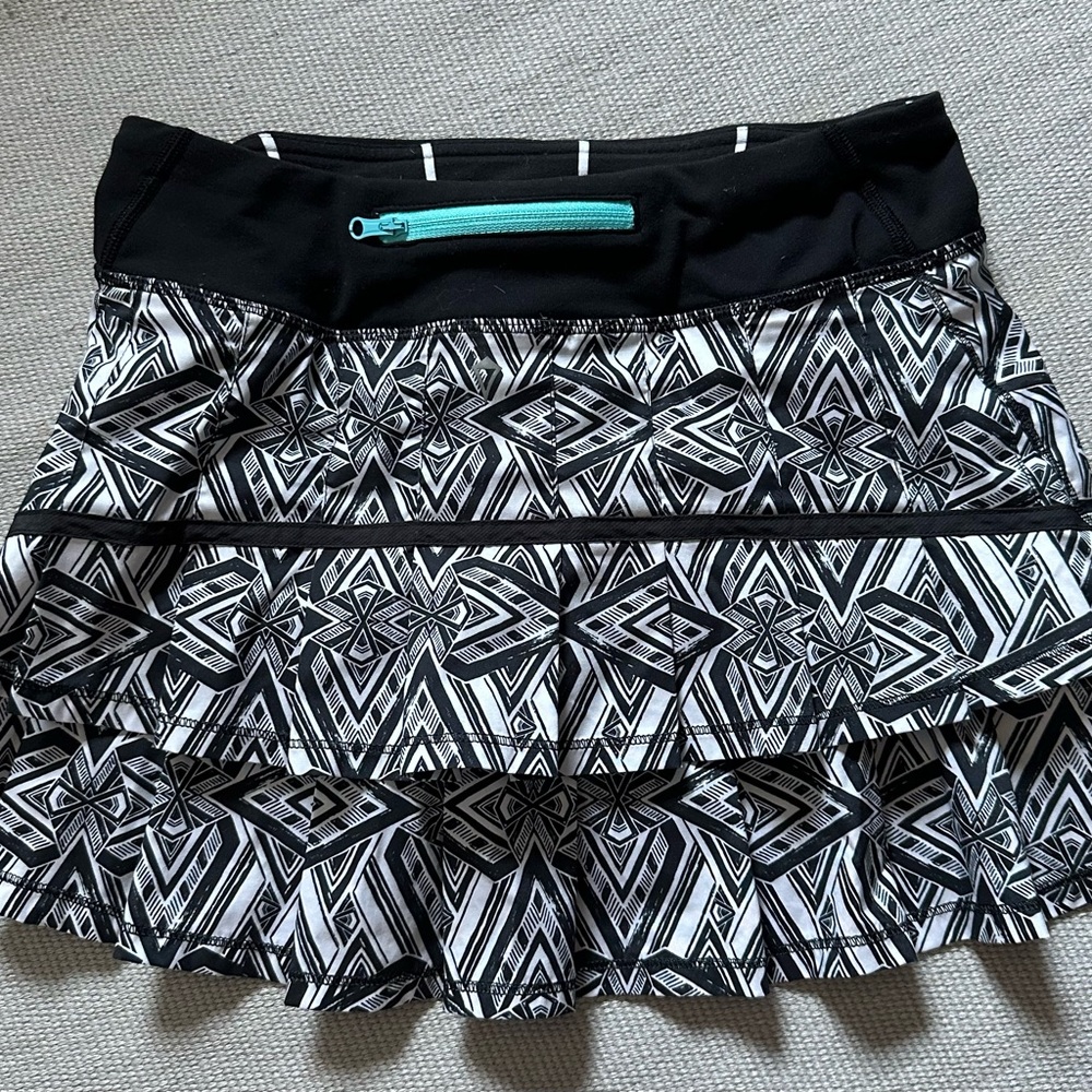 Lululemon/Ivivva Black and White Geometric Skater Skirt